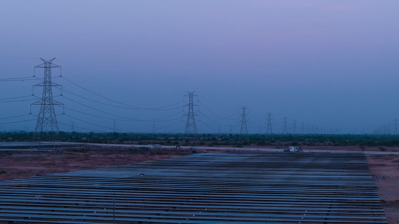 Transmission network and solar generation feeding a smart grid